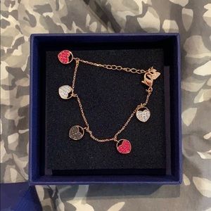 BRAND NEW SWAROVSKI heart charm bracelet